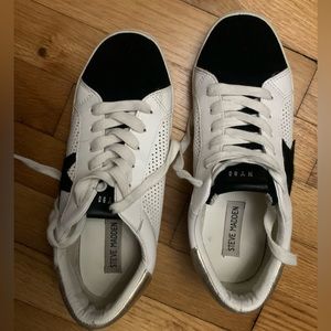 Steve Madden sneackera women